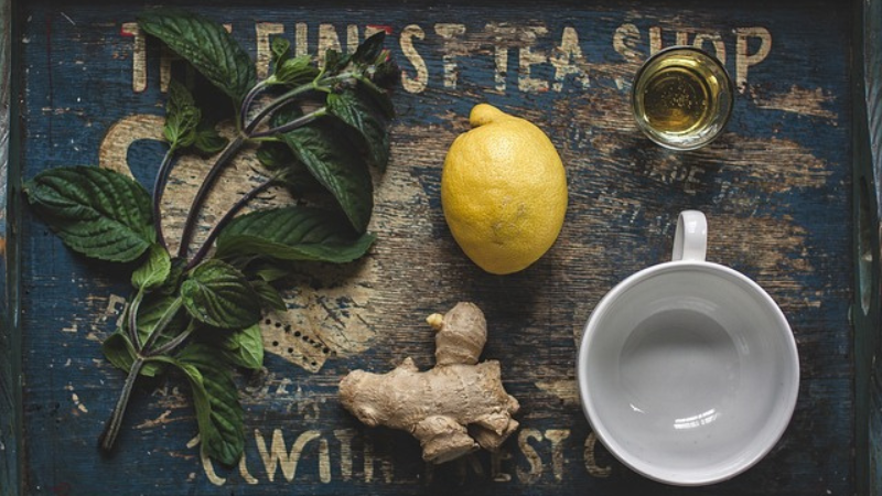healthy digestion herbal teas for stomach relief, including ginger tea and fennel tea