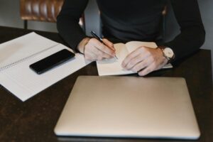 Top productivity tools for note-taking that help organize tasks, ideas, and notes all in one place efficiently
