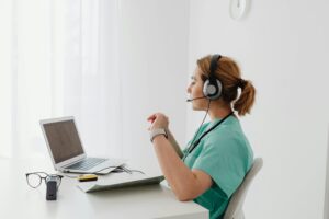 "Choosing the right online therapy mental health platform: Tips to select the best service without confusion"