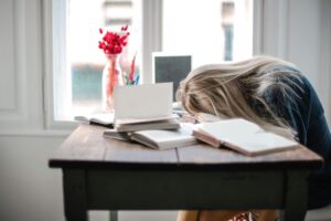 Common time management skills students struggle with, showing typical study mistakes and practical ways to fix them strategically.