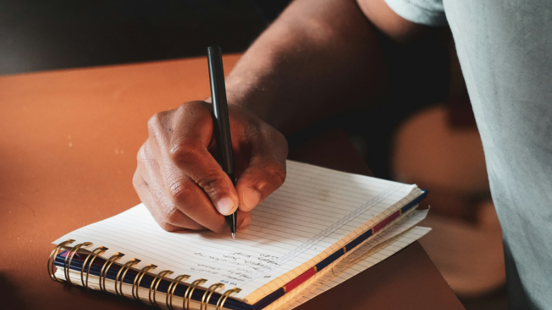CBT therapy for anxiety techniques used by mental health professionals to manage negative thinking patterns and emotional responses
