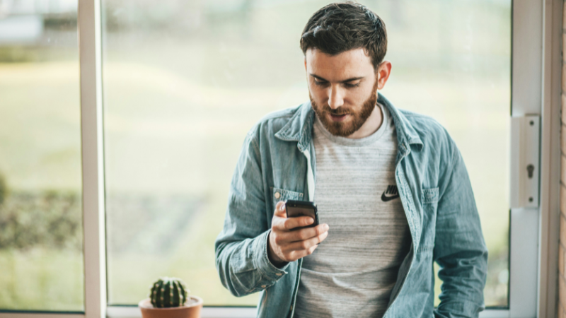 How to stop checking your phone every few minutes